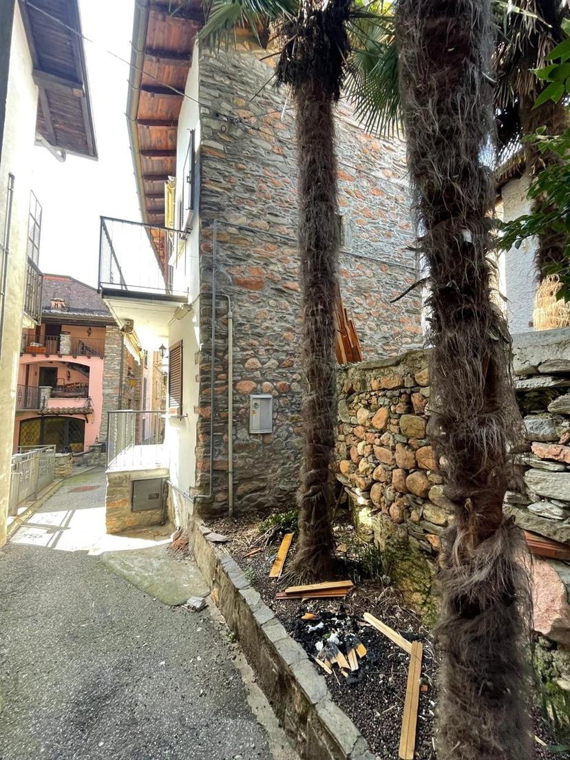 Trilocale in Via Garibaldi 8, Cuasso al Monte — foto 2 di 5