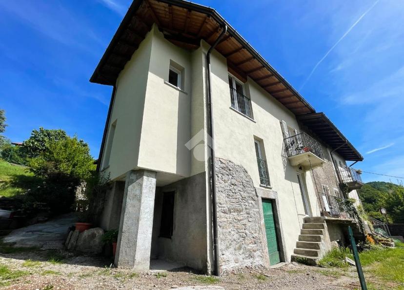 Casa indipendente in Via Cavallotti 26, Porto Ceresio — foto 4 di 5