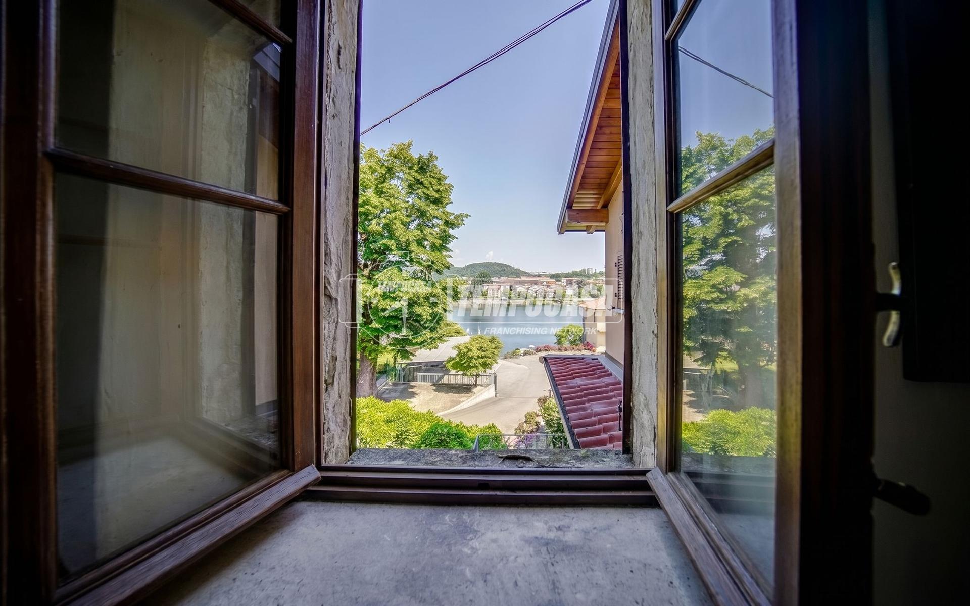 Casa indipendente in Via Briccola, Castelletto sopra Ticino