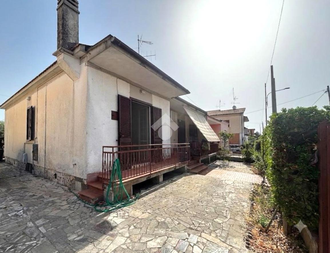 Casa indipendente in Via Amerigo Vespucci 12, Cisterna di Latina