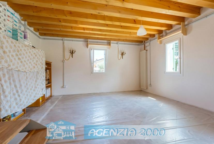 Casa indipendente in Via Sant'Antonio, Due Carrare — foto 2 di 5