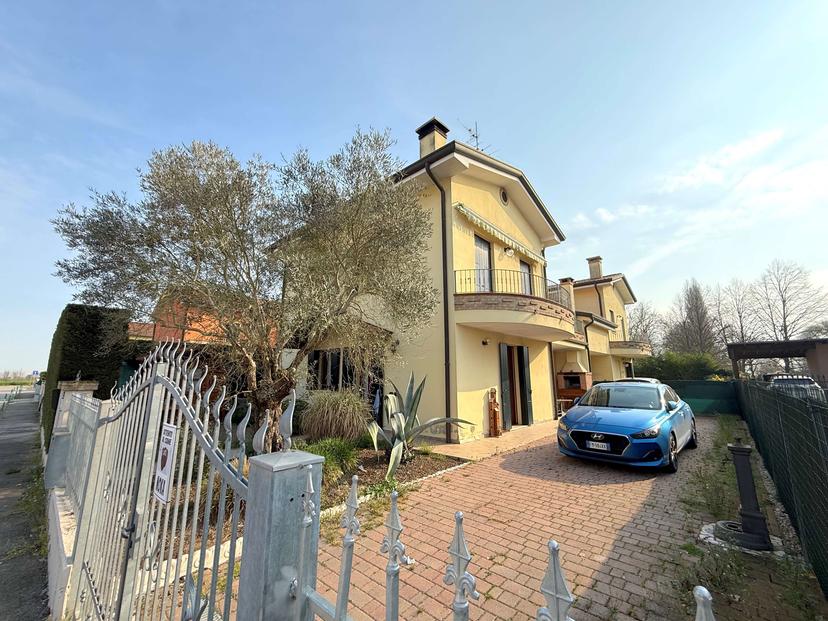Villa bifamiliare in Via Giotto 1, Correzzola — foto 3 di 5