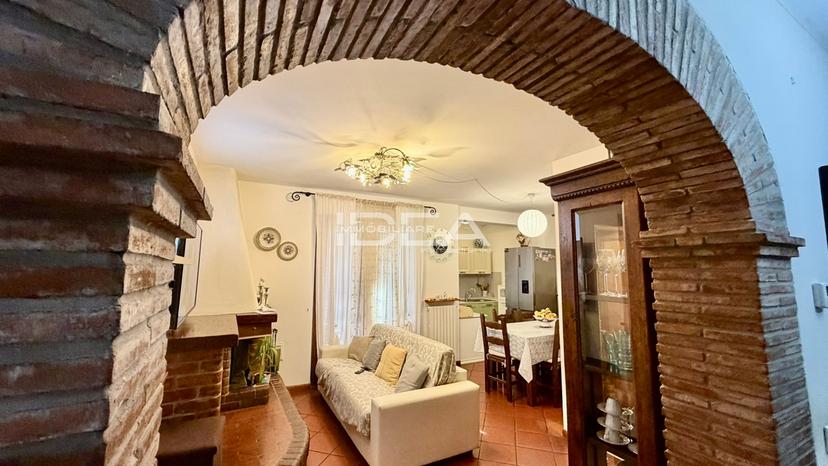 Villa plurifamiliare in Via delle Cornacchie, Lucca