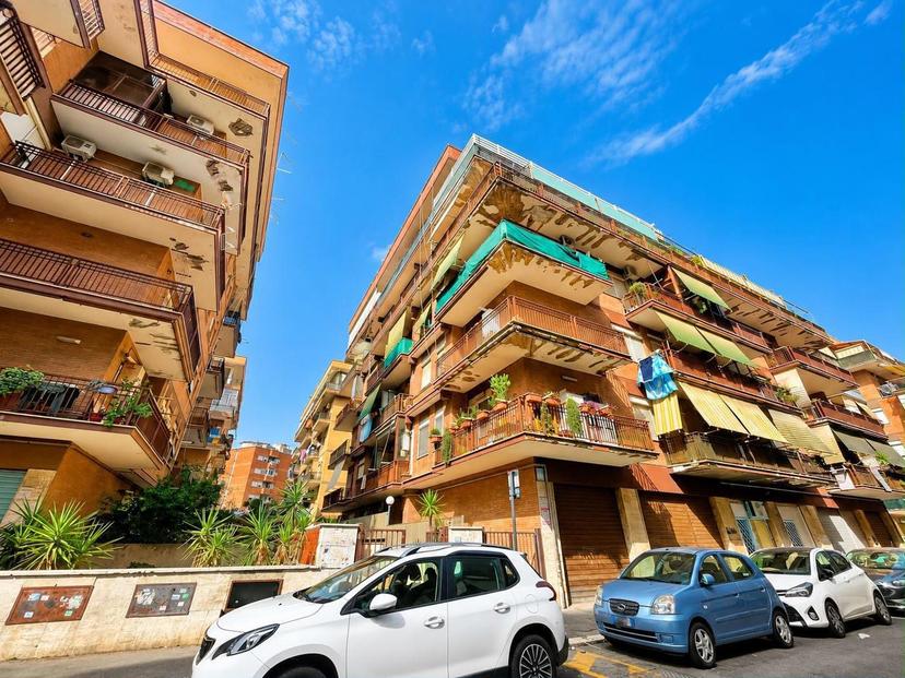 Appartamento in Via Antonio Forni 56, Roma
