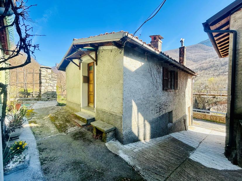 Casa indipendente in Isola Lunga 7, Ormea — foto 2 di 5