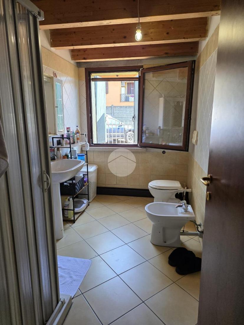 Casa indipendente in Str. Alessandro Volta 6, Roncoferraro — foto 4 di 5