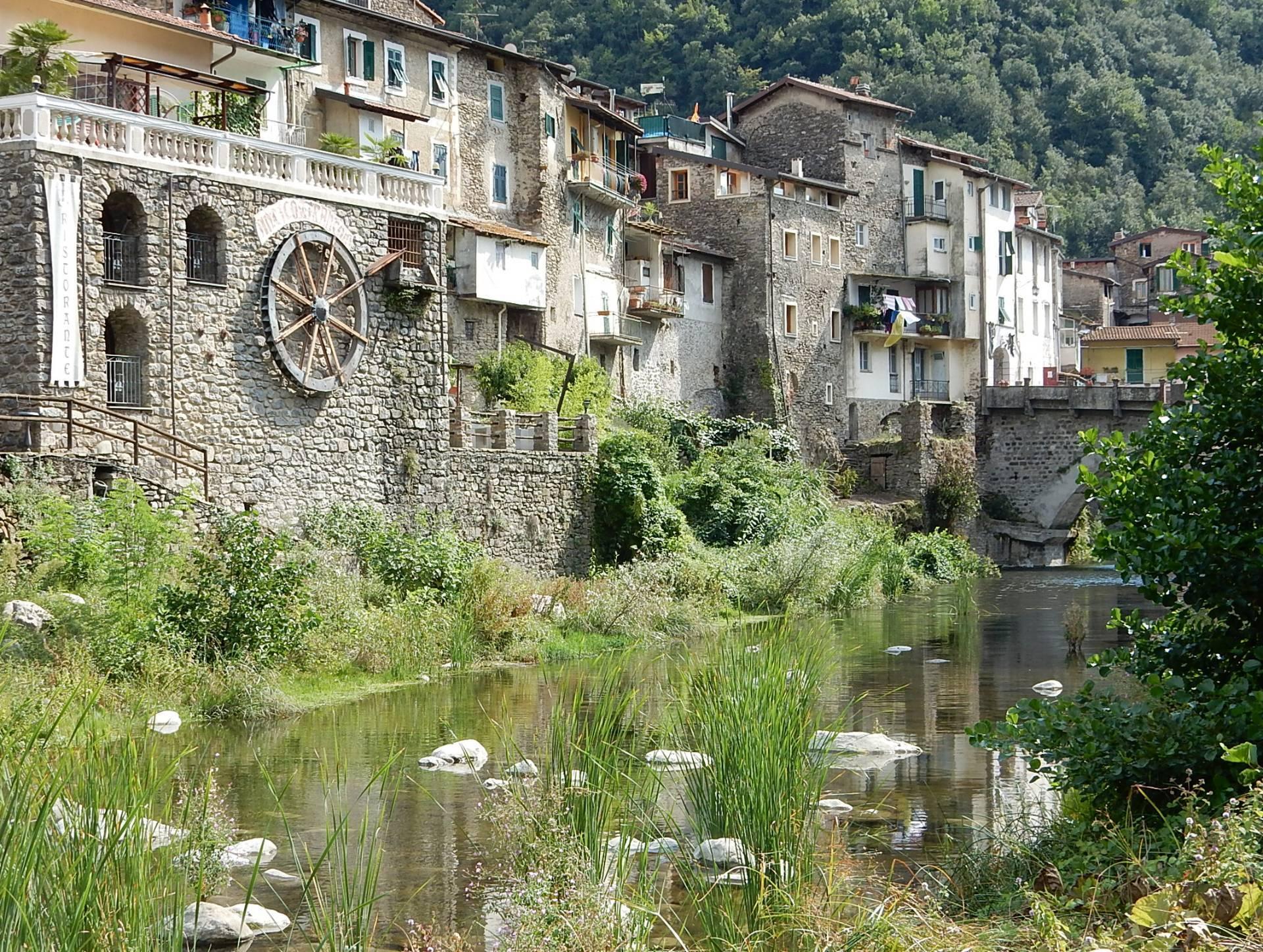 Casa indipendente in Via Fontane 3, Isolabona