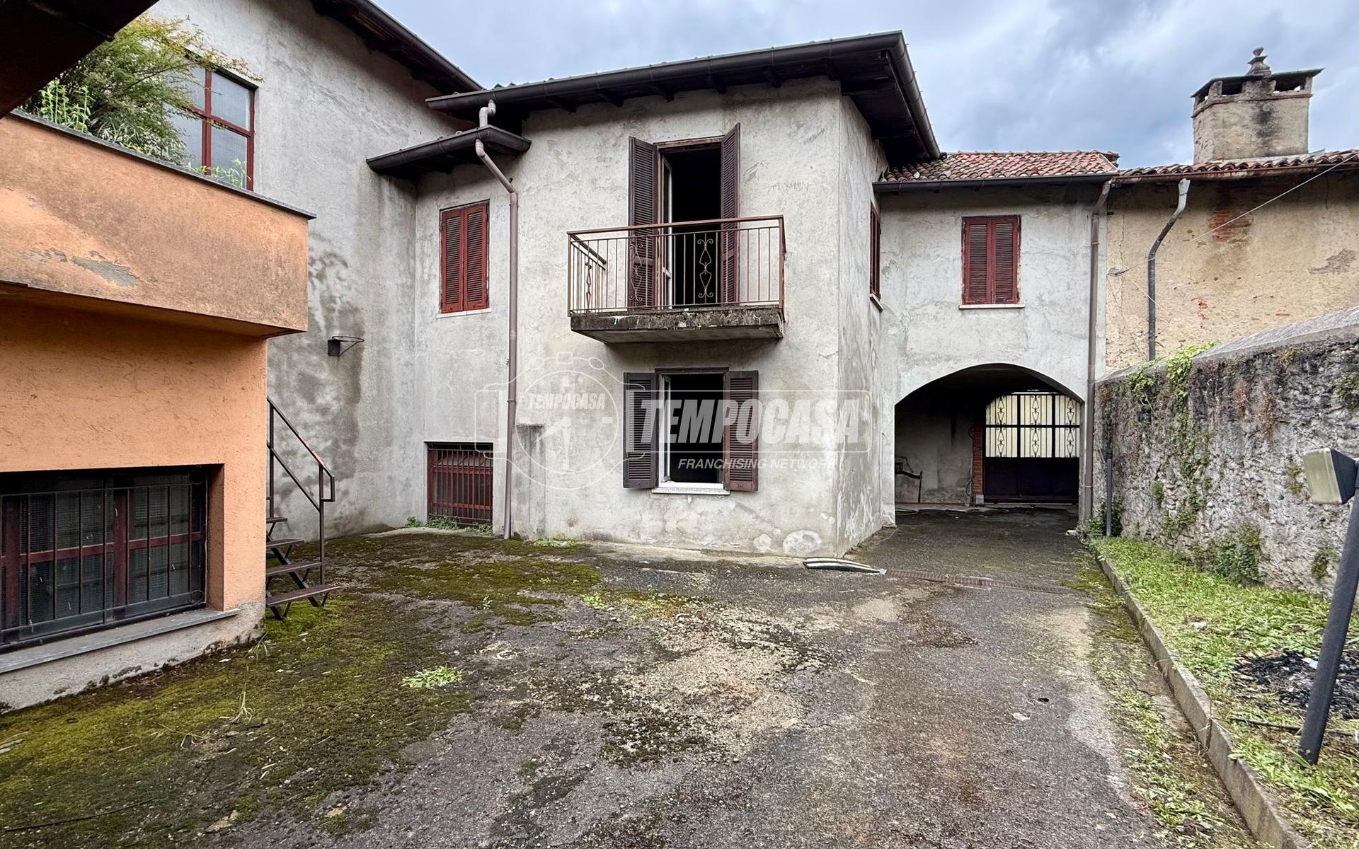 Casa indipendente in Via Salvatore Quasimodo 11, Viganò