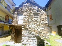 Rustico in Moiachina, Piedimulera