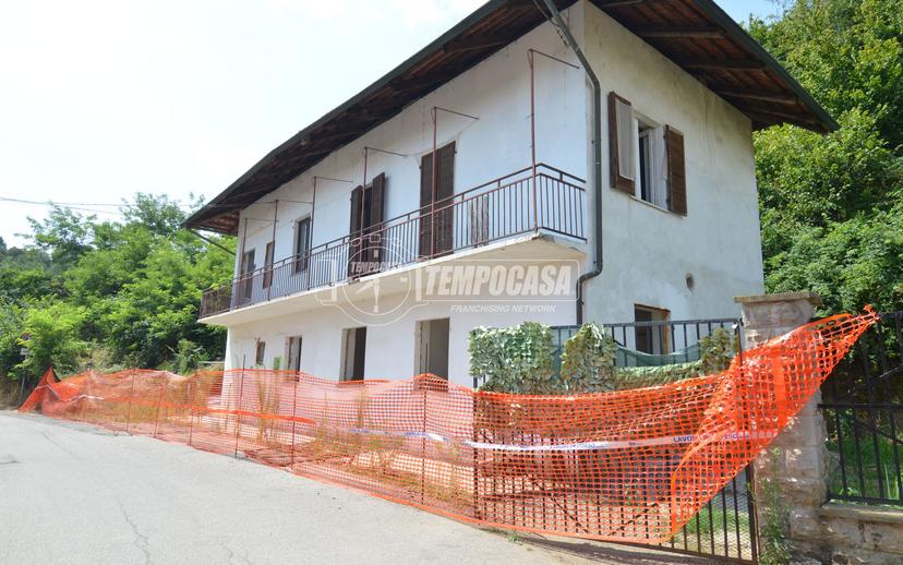 Casa indipendente in Via San Rocco 26, Front — foto 2 di 5