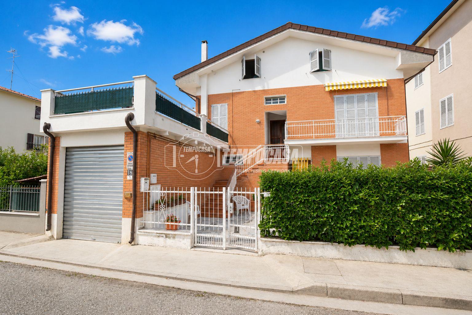 Quadrilocale in Via Montanara 18, Porto San Giorgio