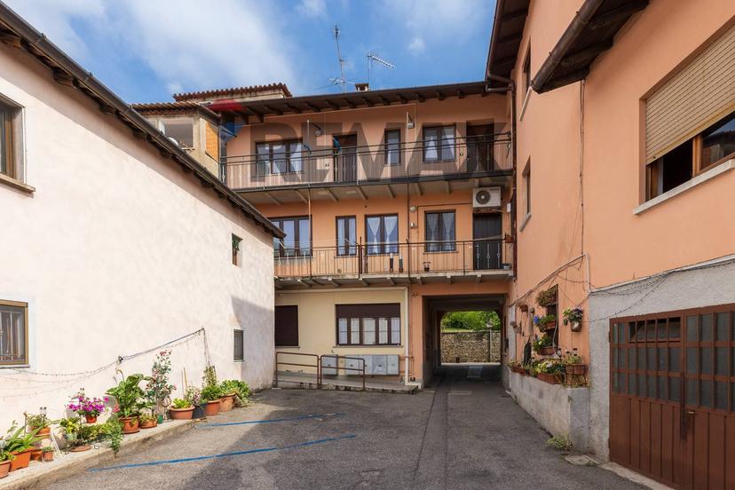 Trilocale in Via Silvio Pellico 16, Arcisate — foto 2 di 5
