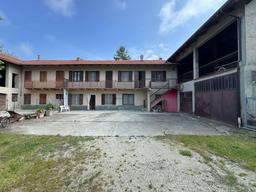 Casale in Via Langa, Lequio Berria