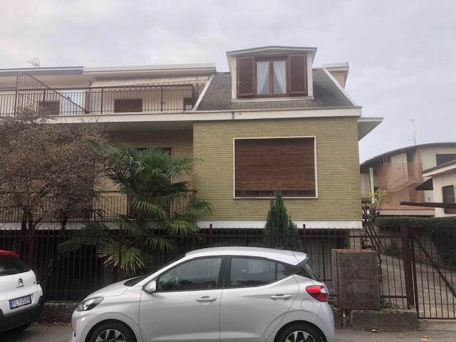 Casa indipendente in Via Camillo Benso Conte di Cavour 12, Paderno Dugnano — foto 4 di 5