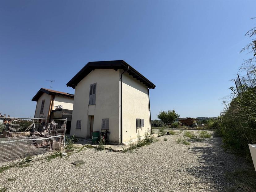 Casa indipendente in Via delle Magnolie, San Giorgio Monferrato — foto 2 di 5