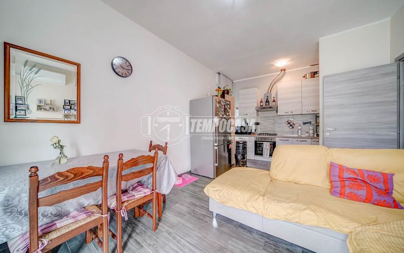 Bilocale in Via V. Veneto 38, Biandronno — foto 2 di 5