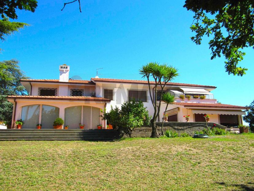 Villa in Via Arturo Pompeato Luchini, Fiumicino — foto 3 di 5