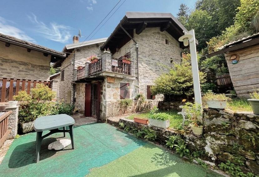 Casa indipendente in Regione Piane di Beccaria, Rosazza