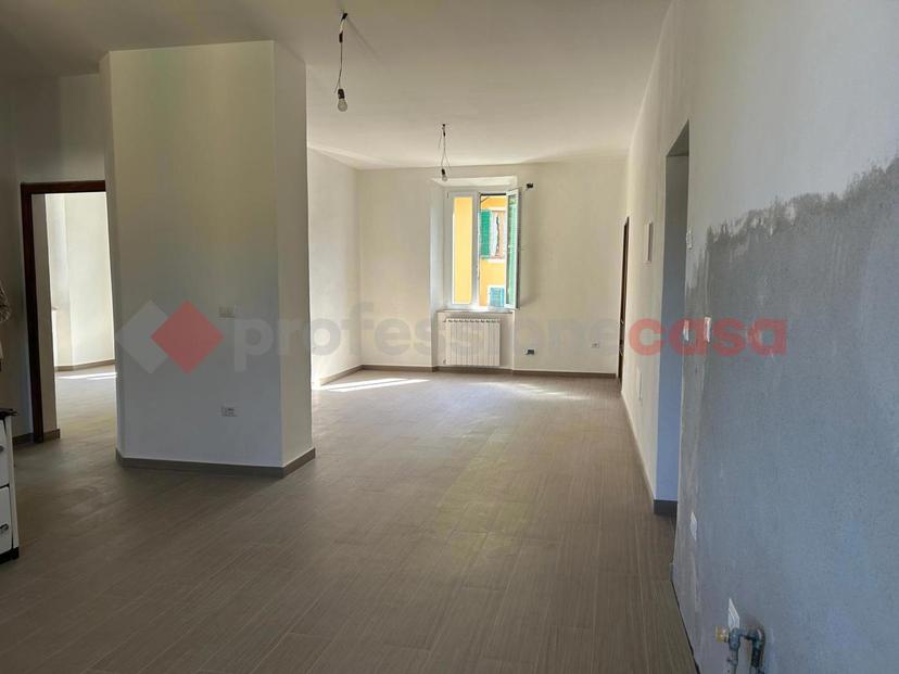 Trilocale in Via Guglielmo Marconi  11, Castelnuovo di Garfagnana — foto 3 di 5