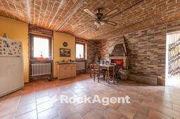 Cascina in Via Vincenzo Gioberti 3, Cornale e Bastida