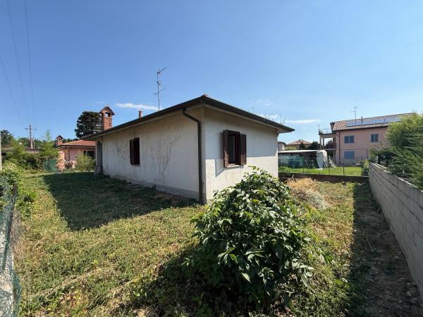 Villa in Via Papa Giovanni XXIII 9, Vertemate con Minoprio — foto 4 di 5