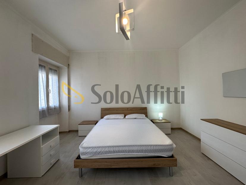 Stanza in appartamento in Via Lago Ascianghi, Latina