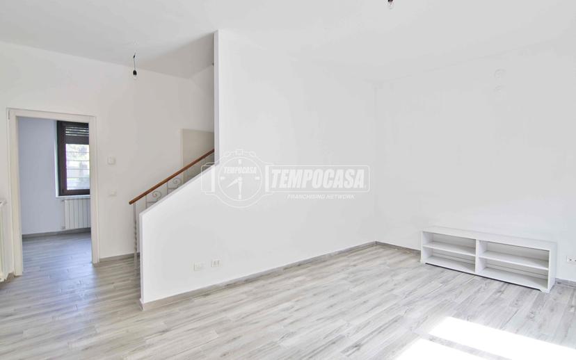 Casa indipendente, Galliate — foto 3 di 5
