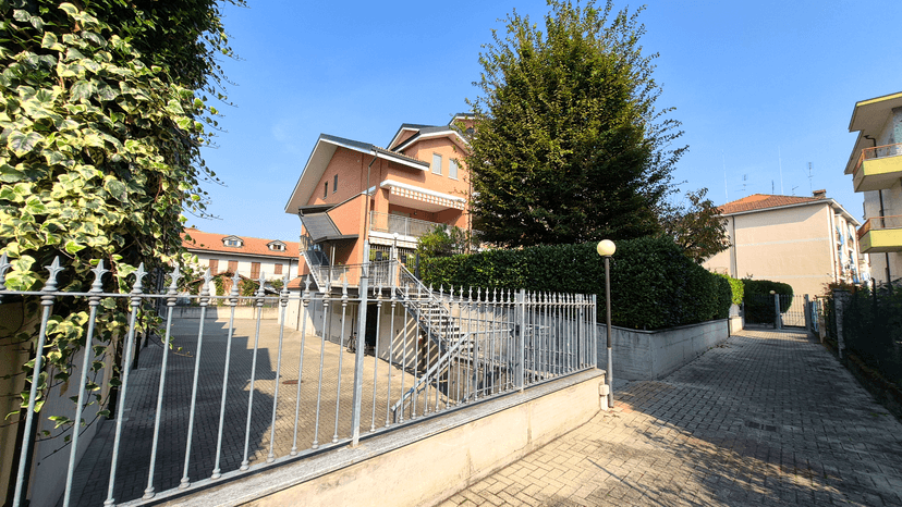 Trilocale in Via Marengo 3, San Mauro Torinese — foto 2 di 5