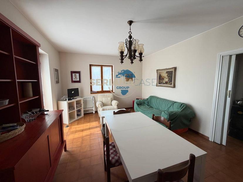 Trilocale in Via Endine, Albino