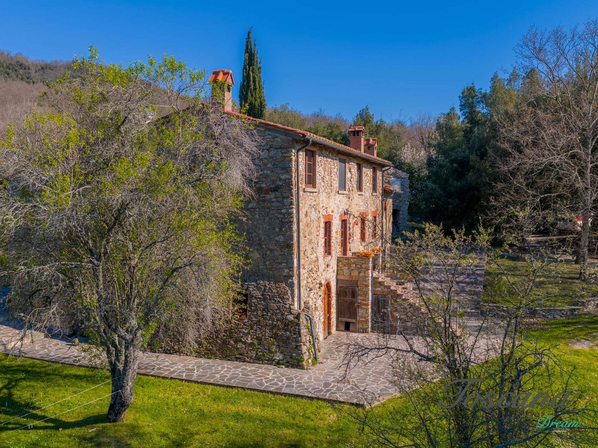 Rustico in Podere Butignano Snc, Montieri