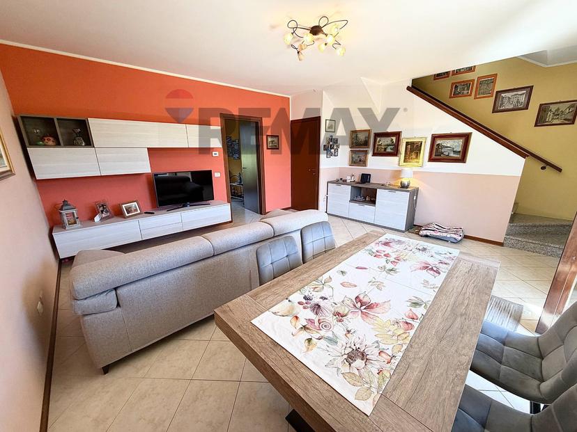 Villa a schiera in Via Liberta' 39, Cugliate-Fabiasco — foto 2 di 5