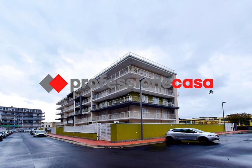 Trilocale in Via Trieste  62, San Nicola la Strada — foto 3 di 5