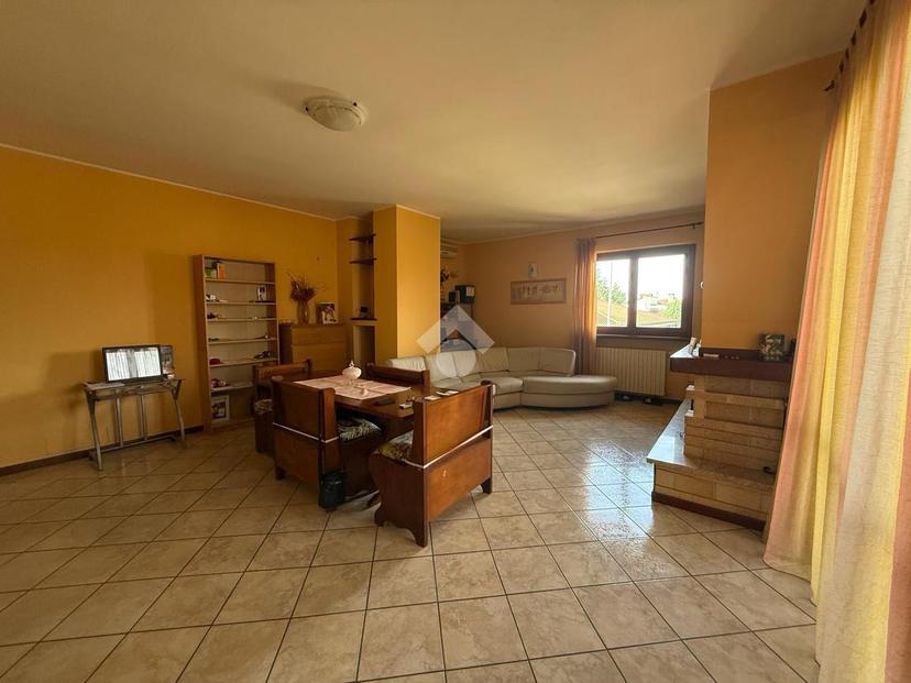 Villa in Via Lobrino 27, Cerano — foto 3 di 5