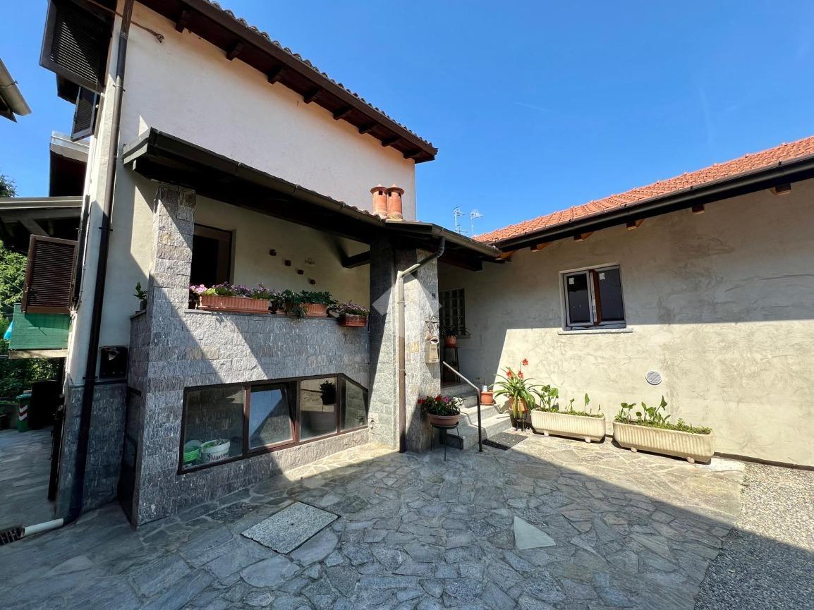 Villa in Via Conte Verde 11, Varese