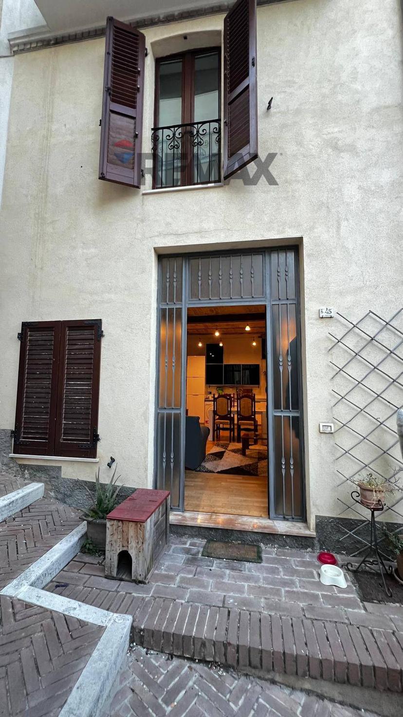Casa indipendente in Vico dei Fiori 22, Città Sant'Angelo — foto 3 di 5