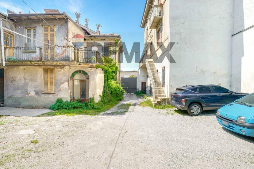 Casa indipendente in Piazza San Michele 2, Busto Arsizio — foto 4 di 5