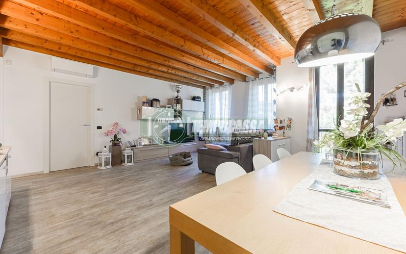 Appartamento in Via Santa Maria Molgora, Vimercate — foto 4 di 5