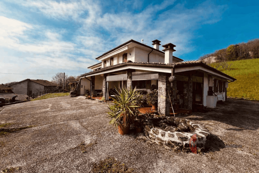 Villa, Brogliano — foto 2 di 5