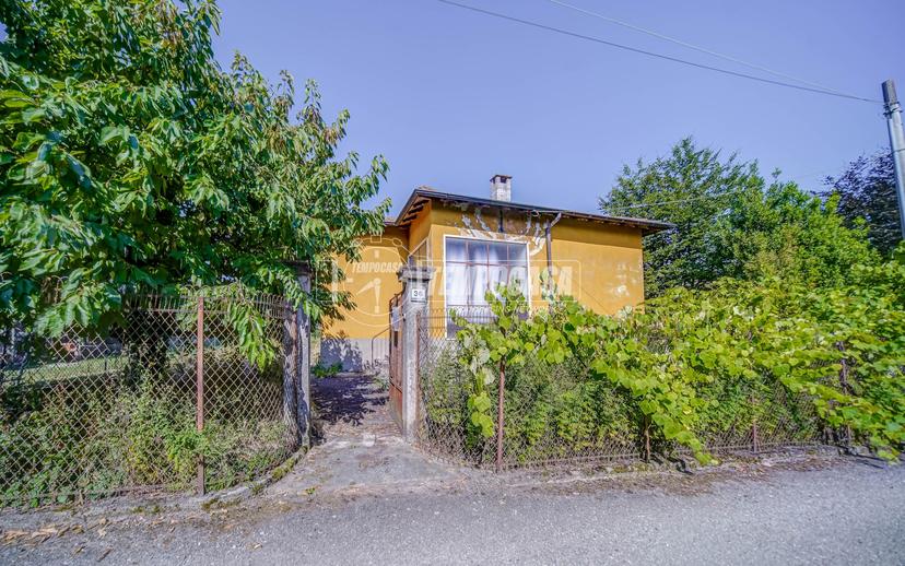 Villa in Via Isonzo 36, Azzate — foto 2 di 5