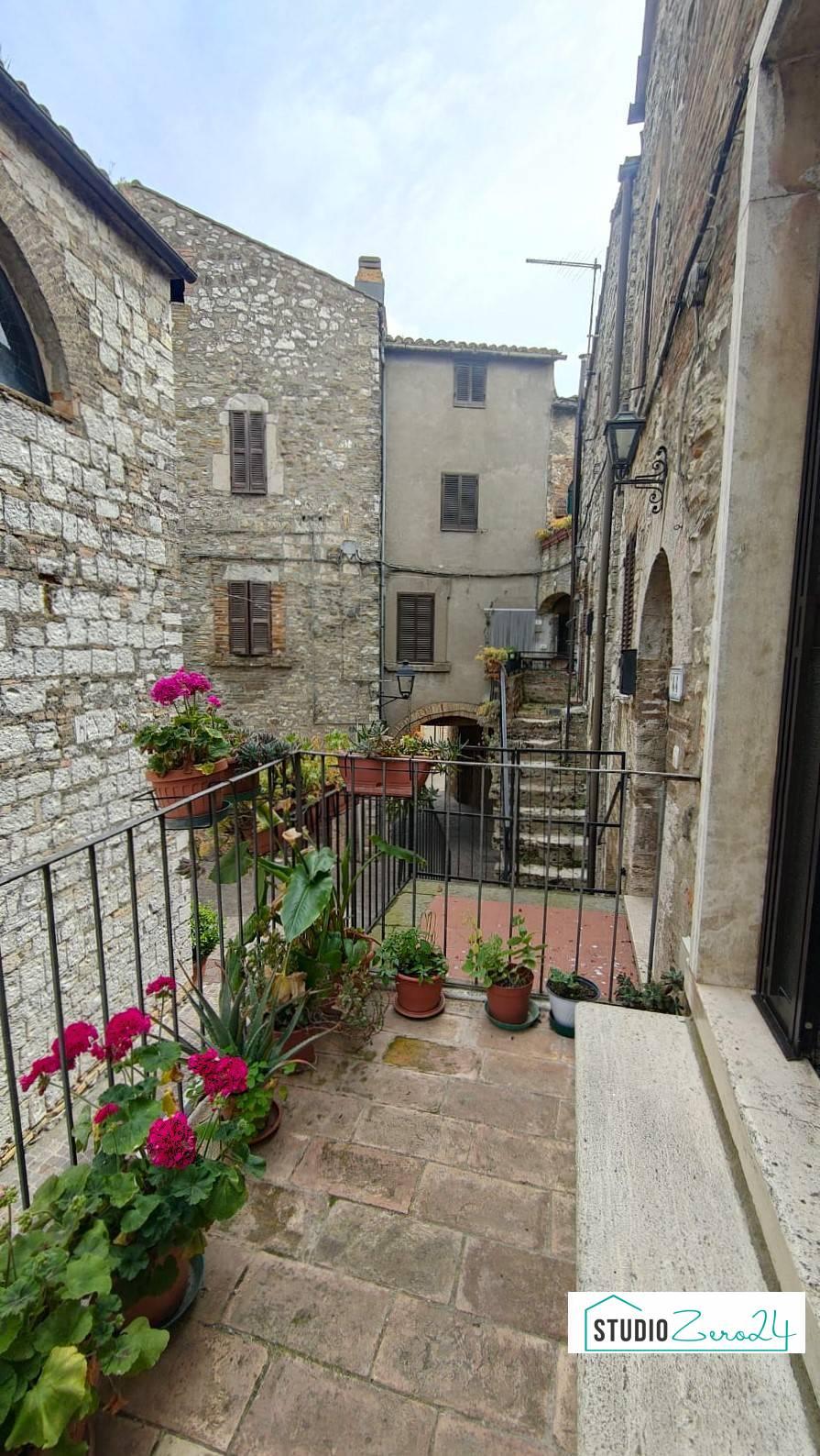 Quadrilocale, Montecchio