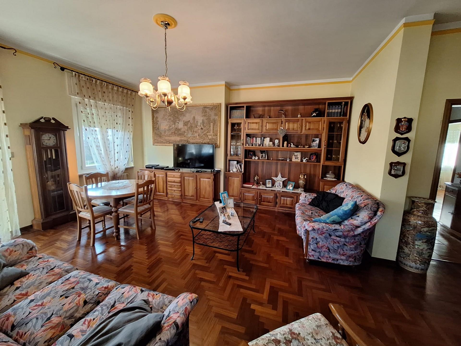 Villa in Via Vittorio Veneto 78, Ticineto