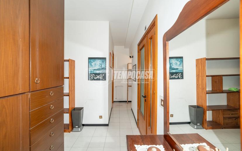 Appartamento in Via Monserrato, Catania