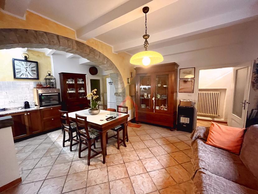 Porzione di casa, Portico e San Benedetto — foto 2 di 5