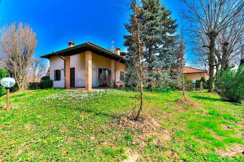 Villa in Via Verdi 1, Ronco Briantino