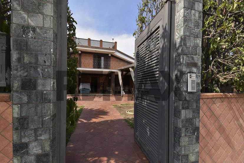 Villa in Via Maccarello 39, Catania