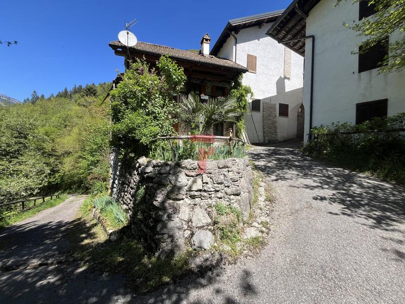 Villa in Via Val, Lamon — foto 2 di 5
