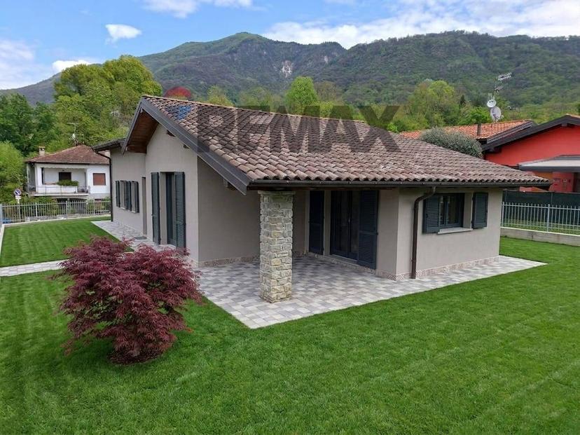 Villa in Via per Domo 2, Castelveccana — foto 2 di 5