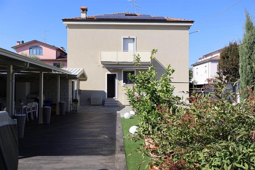 Villa bifamiliare, Rottofreno — foto 2 di 5