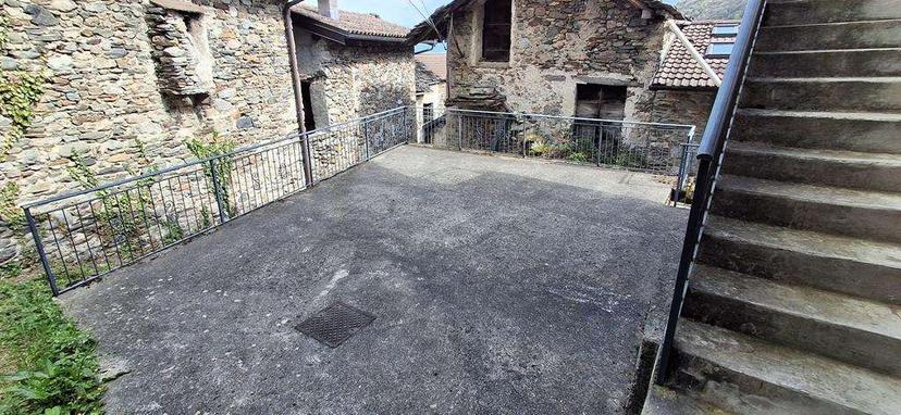 Casa indipendente, Livo — foto 3 di 5
