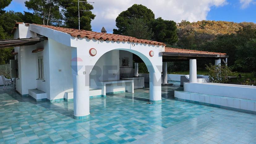 Villa in Via Vulcanello Snc, Lipari — foto 4 di 5